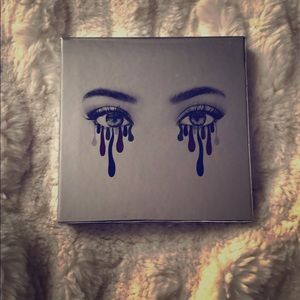 Kylie cosmetics holiday eyeshadow palette